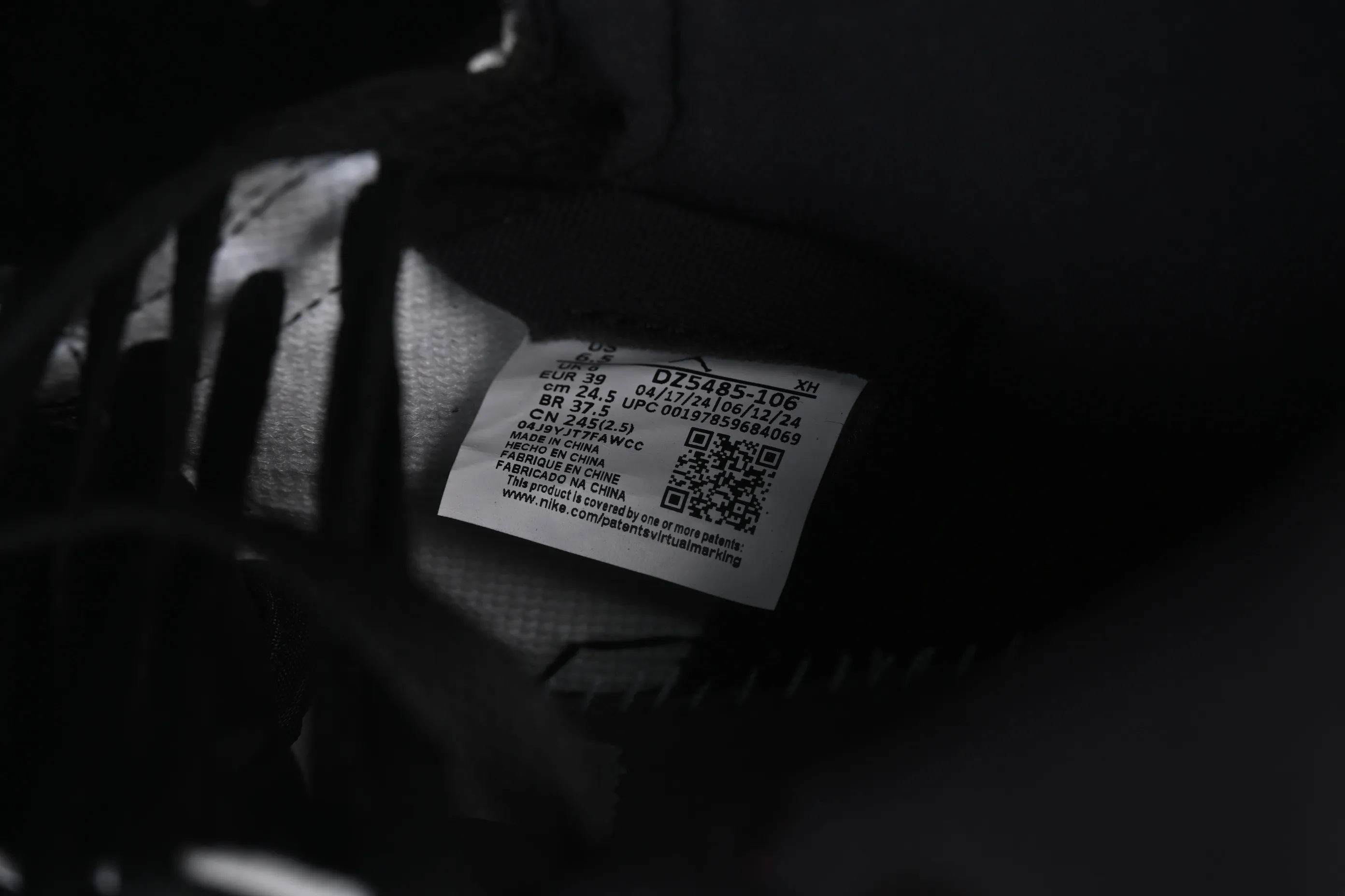 All categories Air Jordan Jordan series basketball shoes Air Jordan 1 High Air Jordan 1 High OG "Black Toe Reimagined" AJ1 Joe 1 new black toe DZ5485-106